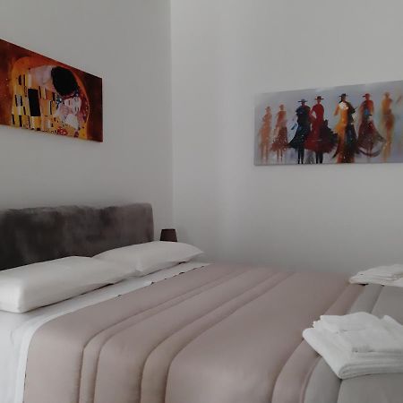 Casa Lucia Lägenhet Bari Exteriör bild