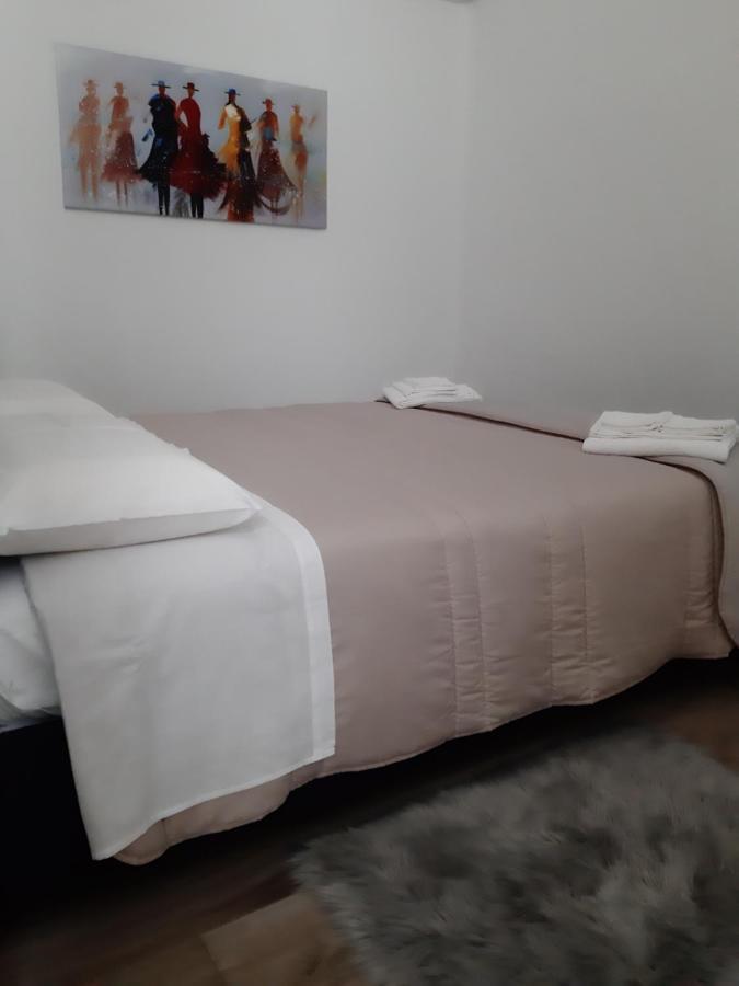 Casa Lucia Lägenhet Bari Exteriör bild