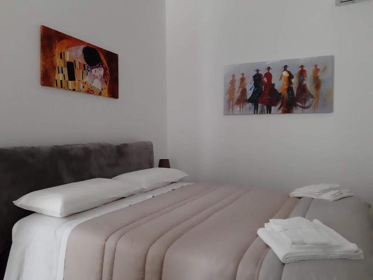 Casa Lucia Lägenhet Bari Exteriör bild